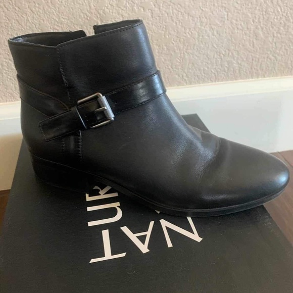 8.5 M Ronan Naturalizer Black Booties- Barely worn - Picture 3 of 5